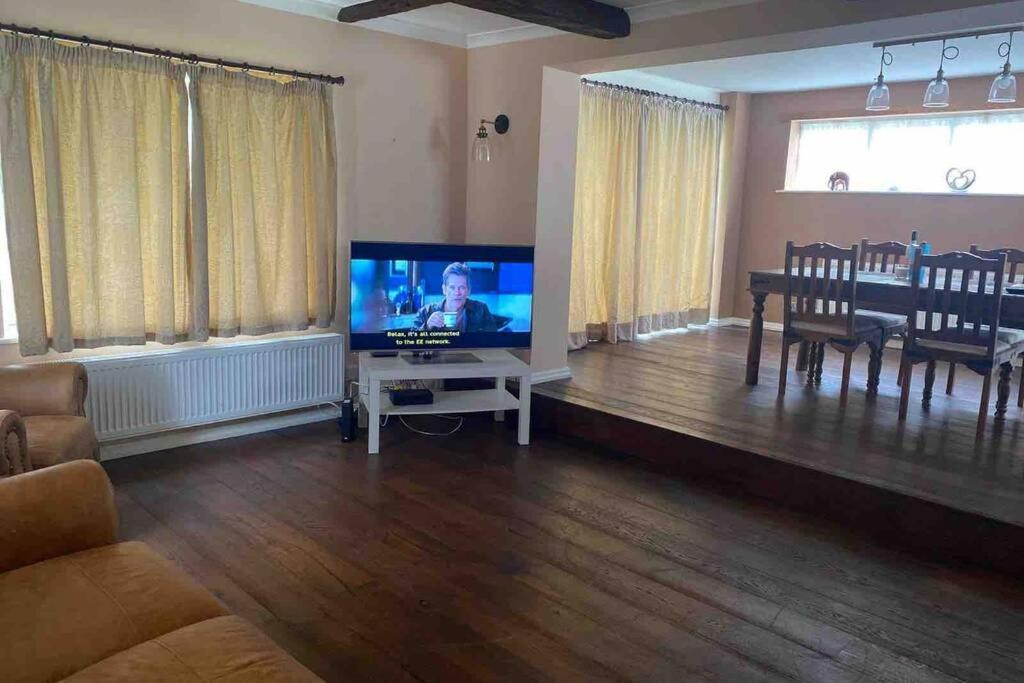 Lovely Cottage In The Heart Of Shirley- Croydon Zewnętrze zdjęcie